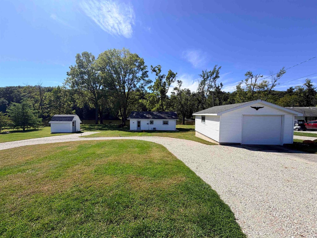 Photo of 12597 W Tippecanoe Ranch Road, Delphi, IN 46923 (MLS # 202640302)