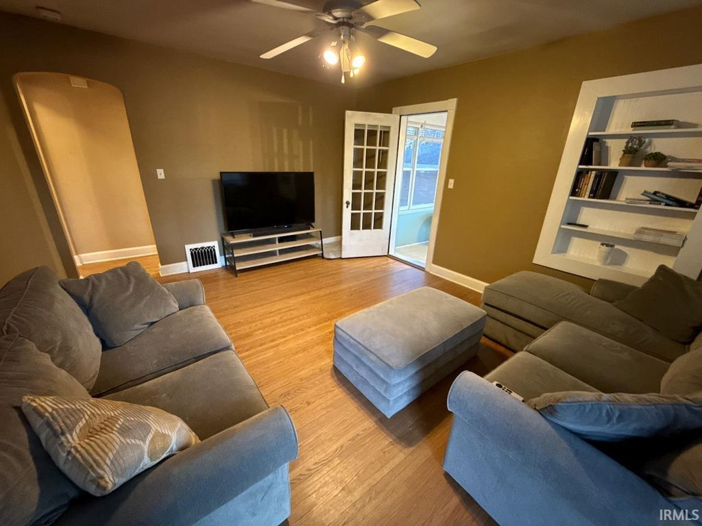 Photo of 1500 S Red Bank Road, Evansville, IN 47712 (MLS # 202606358)