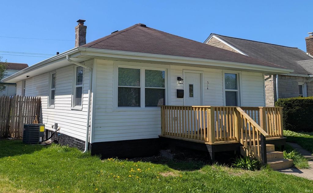 Photo of 514 E Fairview Avenue, South Bend, IN 46614 (MLS # 202615018)