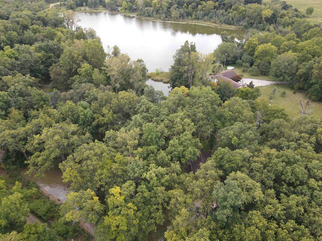 Photo of 20 Lane 100 Lake Arrowhead, Hudson, IN 46747 (MLS # 202536222)