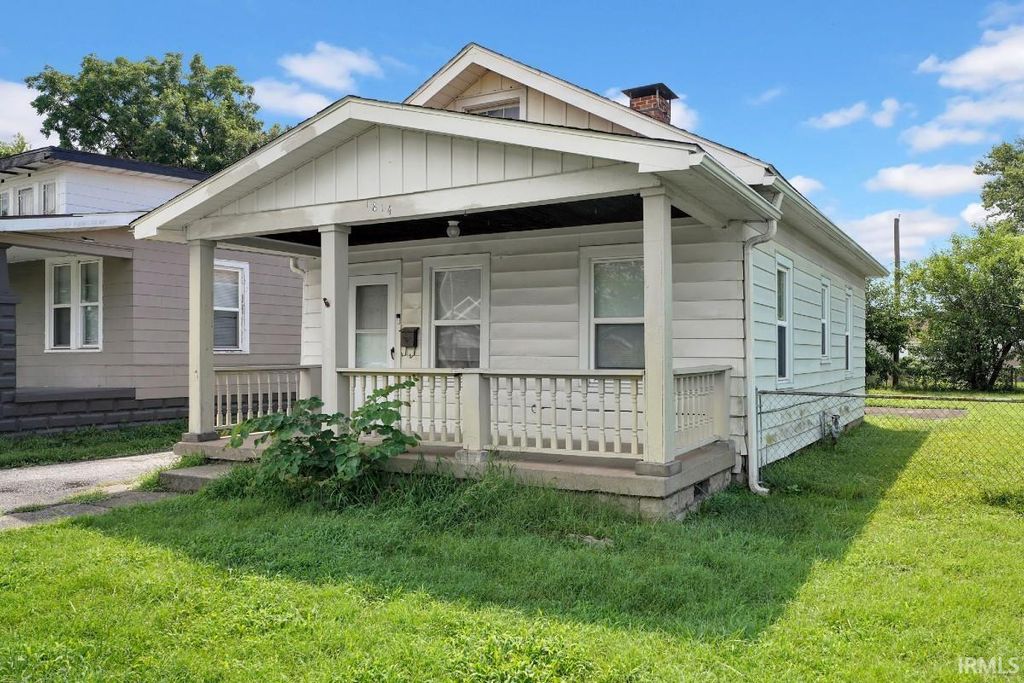 Photo of 1814 Hercules Avenue, Evansville, IN 47711 (MLS # 202612820)