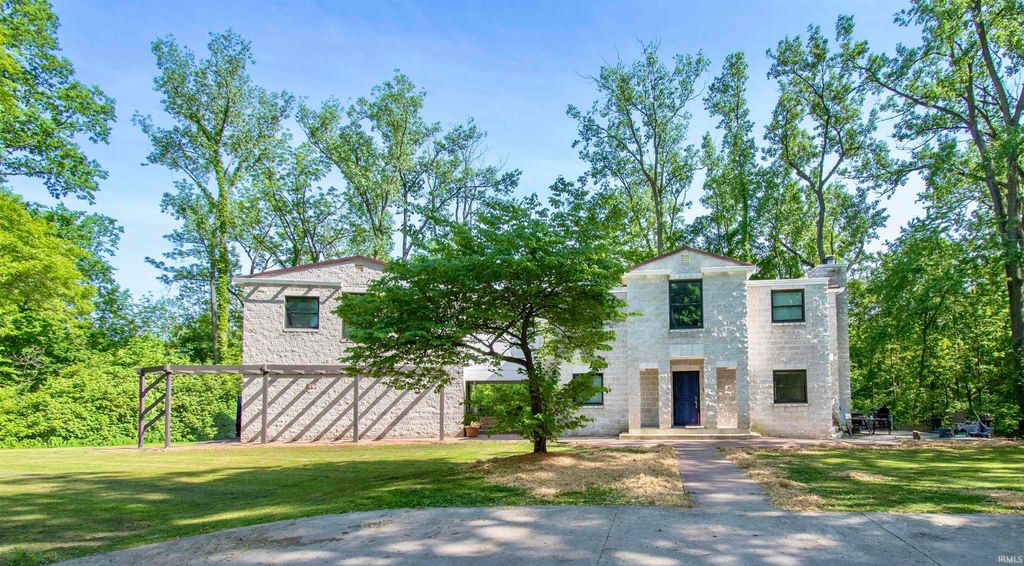Photo of 9903 Circlewood Drive, Fort Wayne, IN 46804 (MLS # 202620062)
