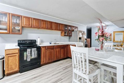 Tiny photo for 509 Venetian Way, Kokomo, IN 46901 (MLS # 202535548)