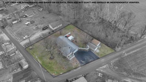 Tiny photo for 5008 E Shady Point Drive, Monticello, IN 47960 (MLS # 202601803)