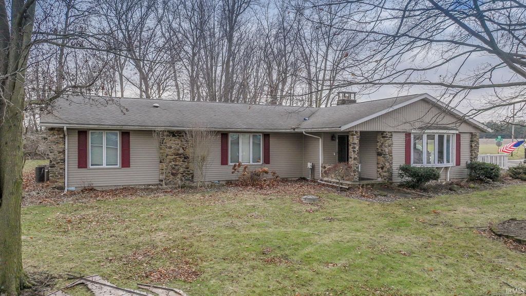 Photo of 5008 E Shady Point Drive, Monticello, IN 47960 (MLS # 202601803)