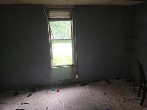 Tiny photo for 501 Northern Avenue, Logansport, IN 46947 (MLS # 202633705)