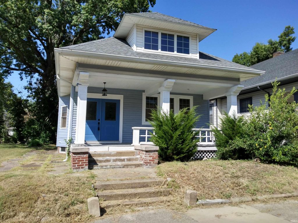 Photo of 622 Adams Avenue, Evansville, IN 47713 (MLS # 202537200)