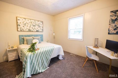 Tiny photo for 626 E Jackson Street, Kokomo, IN 46901 (MLS # 202616465)