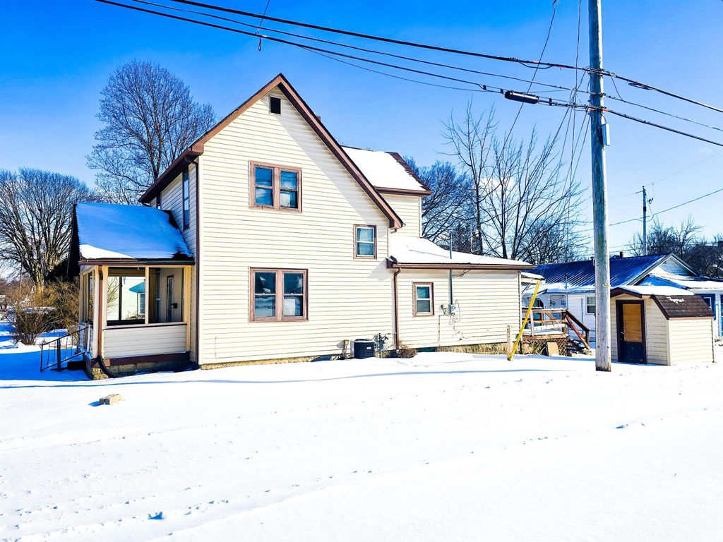 Photo of 107 E Garfield Street, Alexandria, IN 46001 (MLS # 202535980)