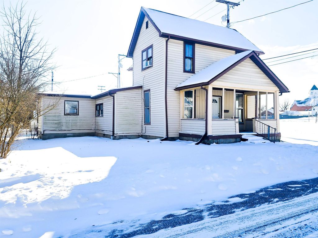 Photo of 107 E Garfield Street, Alexandria, IN 46001 (MLS # 202535980)