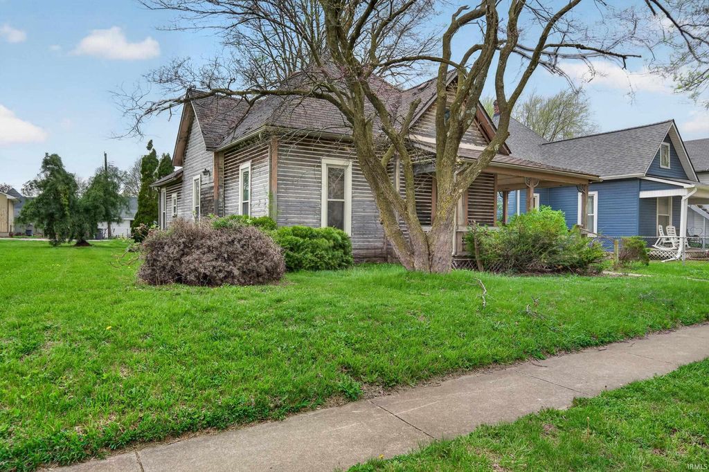 Photo of 633 S Apperson Way, Kokomo, IN 46901 (MLS # 202613118)