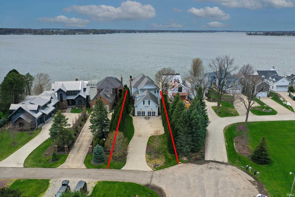 Photo of 9317 E Woodys Lane, Syracuse, IN 46567 (MLS # 202614187)