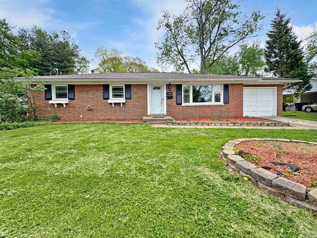 Photo of 1701 N Thomas Avenue, Evansville, IN 47711 (MLS # 202614983)