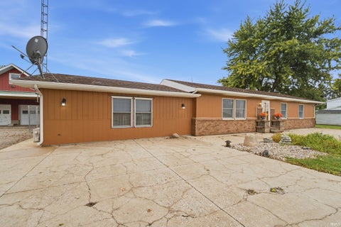 Tiny photo for 3735 S 1100 E, Greentown, IN 46936 (MLS # 202641080)