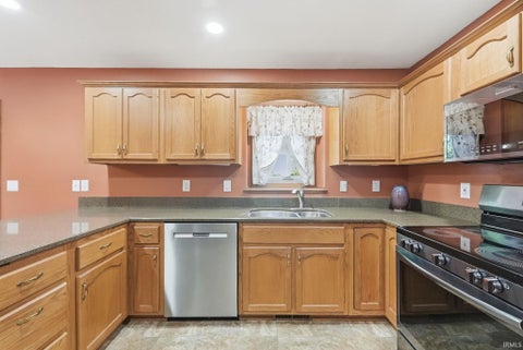 Tiny photo for 14828 Buckthorn Court, Fort Wayne, IN 46814 (MLS # 202641951)