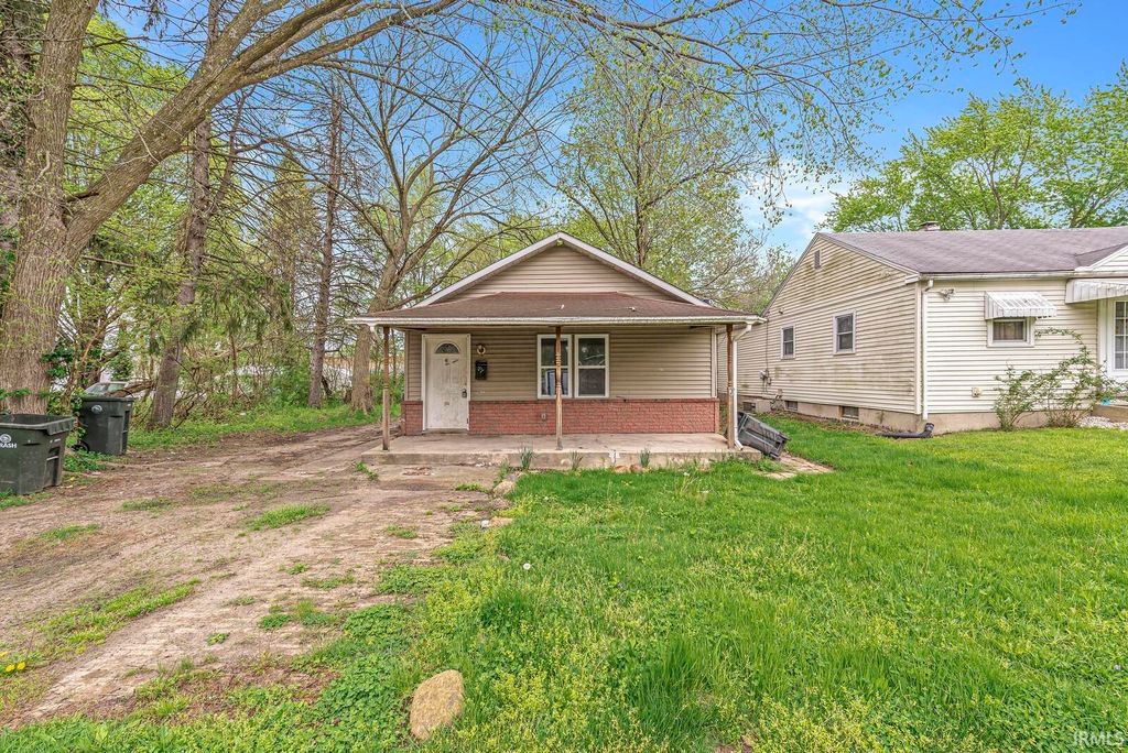 Photo of 1910 Johnson Street, South Bend, IN 46628 (MLS # 202615133)