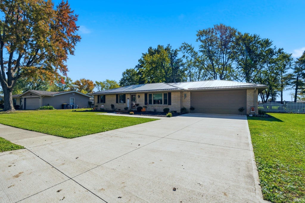 Photo of 946 Yorktown Road, Decatur, IN 46733 (MLS # 202644119)
