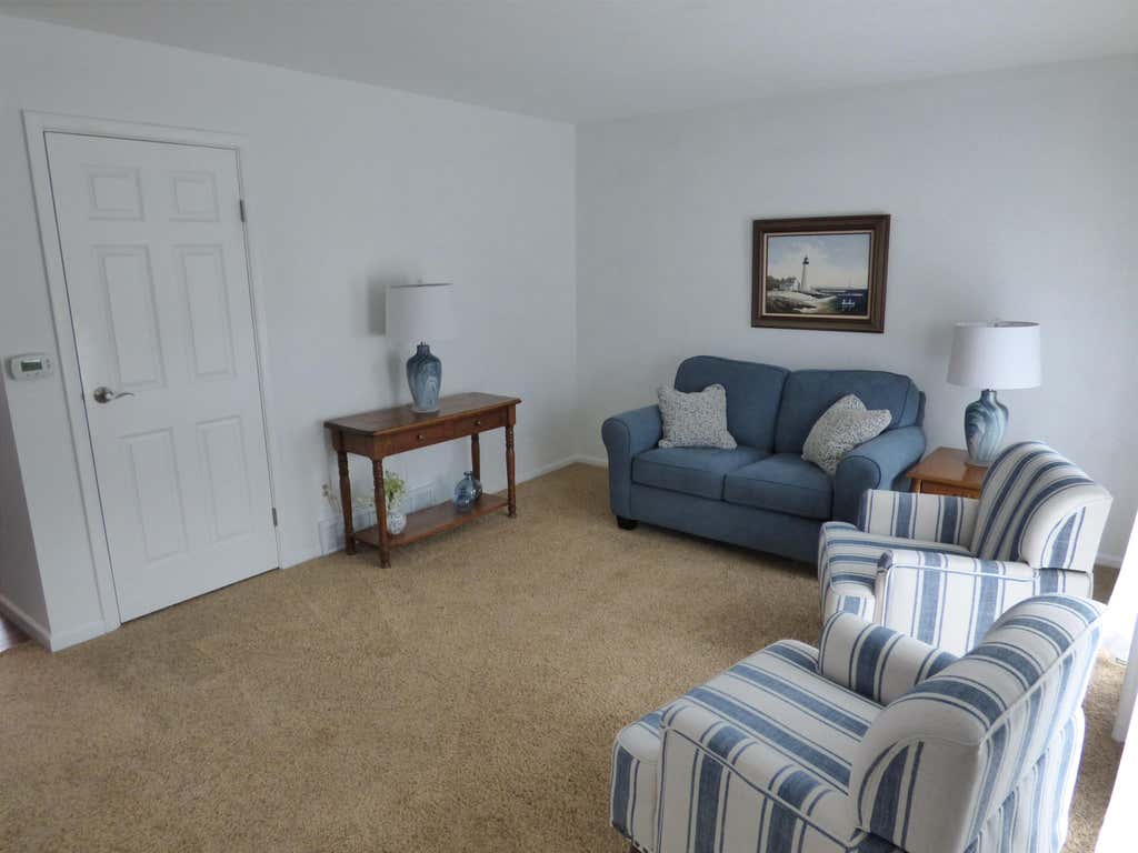 Photo of 834 Greenmount Court, Mishawaka, IN 46544 (MLS # 202631313)