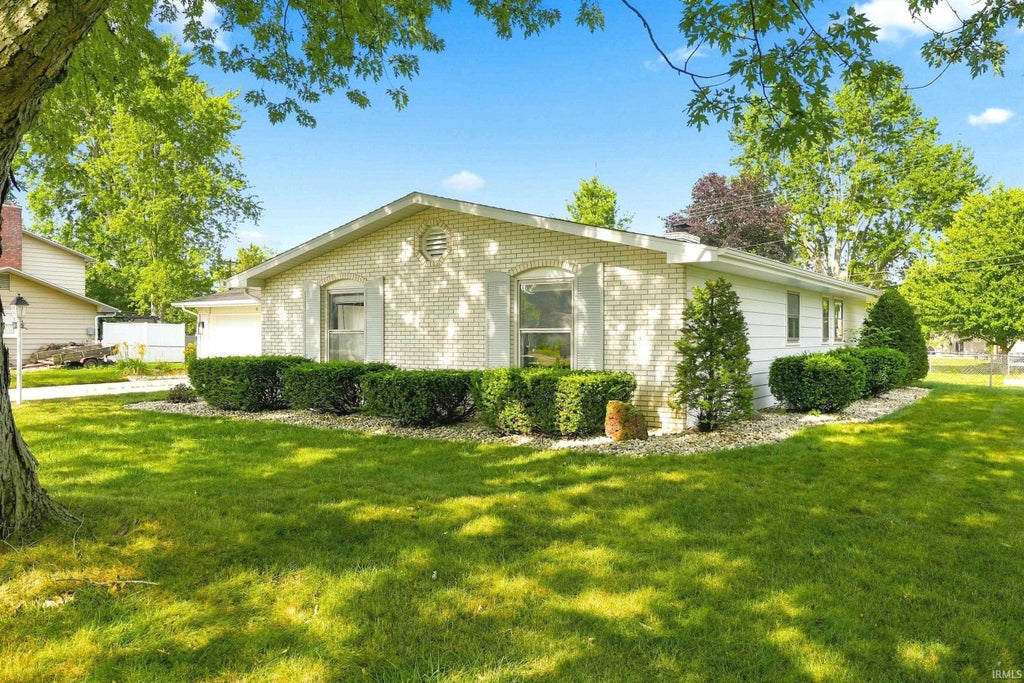 Photo of 601 Greenbriar Boulevard, Auburn, IN 46706 (MLS # 202626733)
