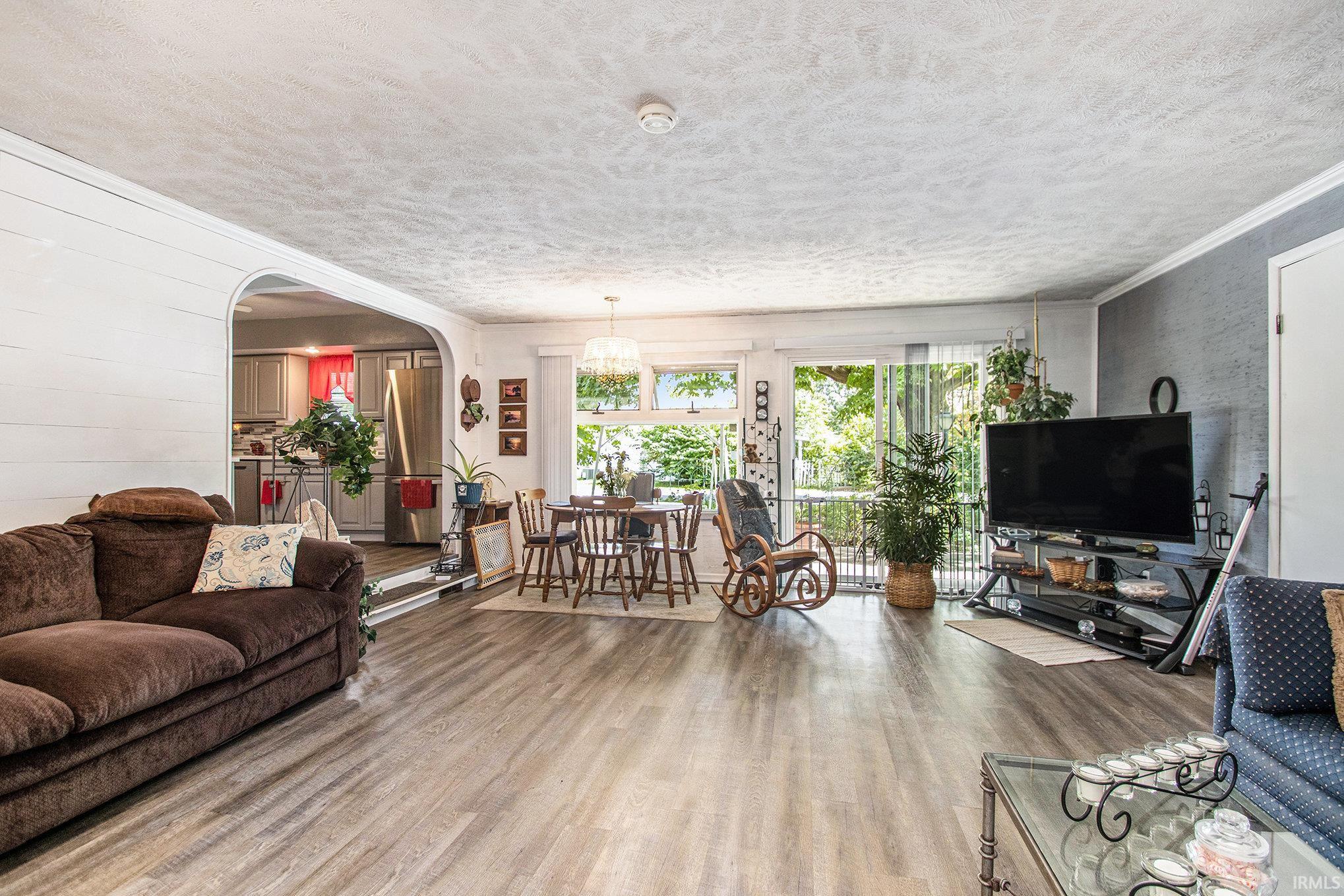 Elkhart, Indiana 46514, United States, 2 Bedrooms Bedrooms, ,1 BathroomBathrooms,Residential,Pending,204262