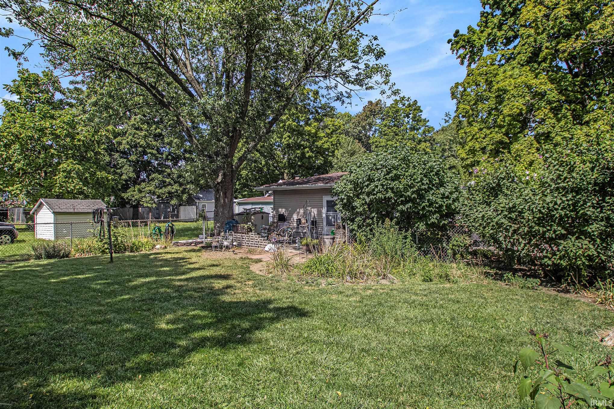 Elkhart, Indiana 46514, United States, 2 Bedrooms Bedrooms, ,1 BathroomBathrooms,Residential,Pending,204262