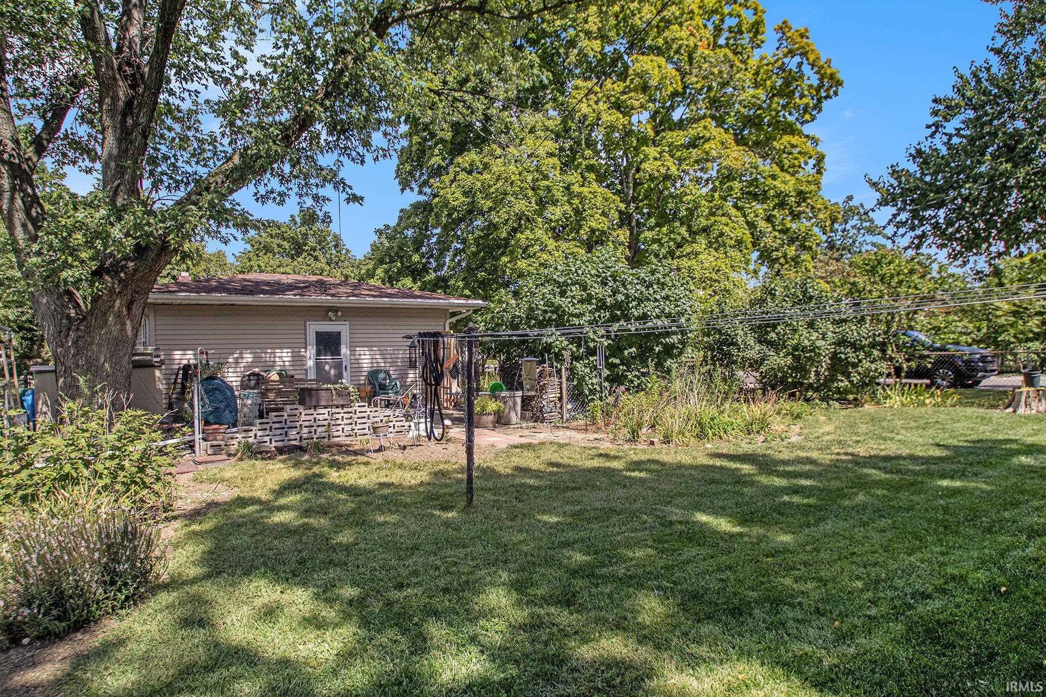 Elkhart, Indiana 46514, United States, 2 Bedrooms Bedrooms, ,1 BathroomBathrooms,Residential,Pending,204262