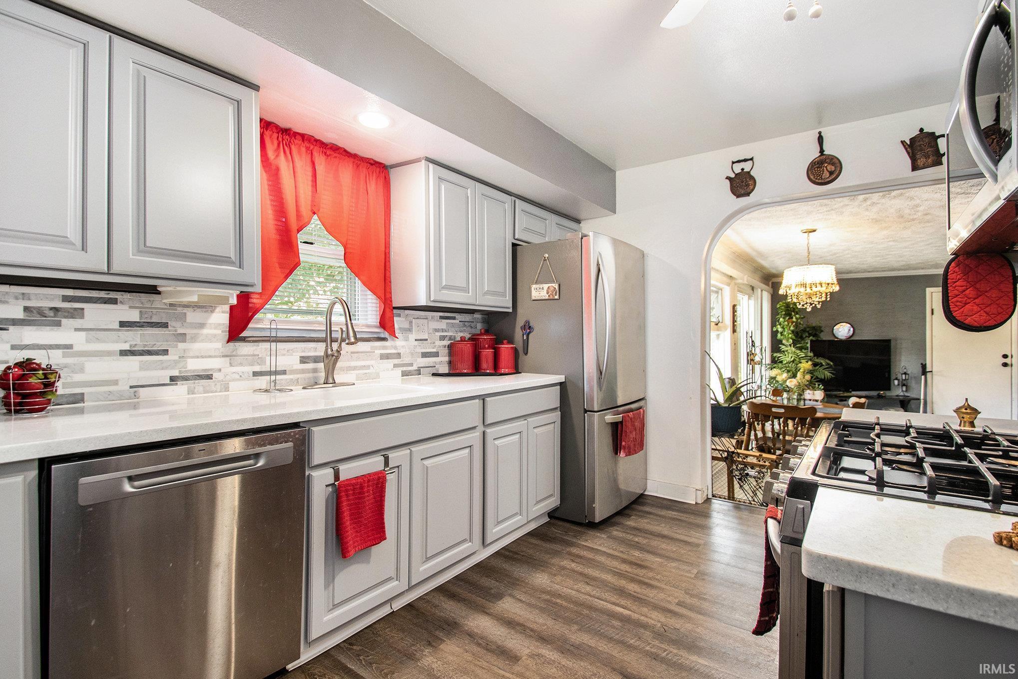 Elkhart, Indiana 46514, United States, 2 Bedrooms Bedrooms, ,1 BathroomBathrooms,Residential,Pending,204262