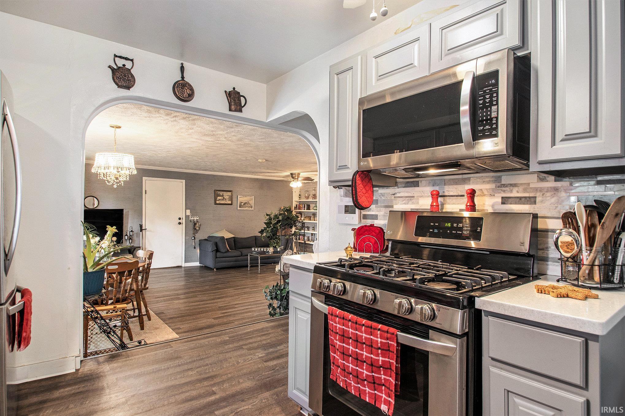 Elkhart, Indiana 46514, United States, 2 Bedrooms Bedrooms, ,1 BathroomBathrooms,Residential,Pending,204262