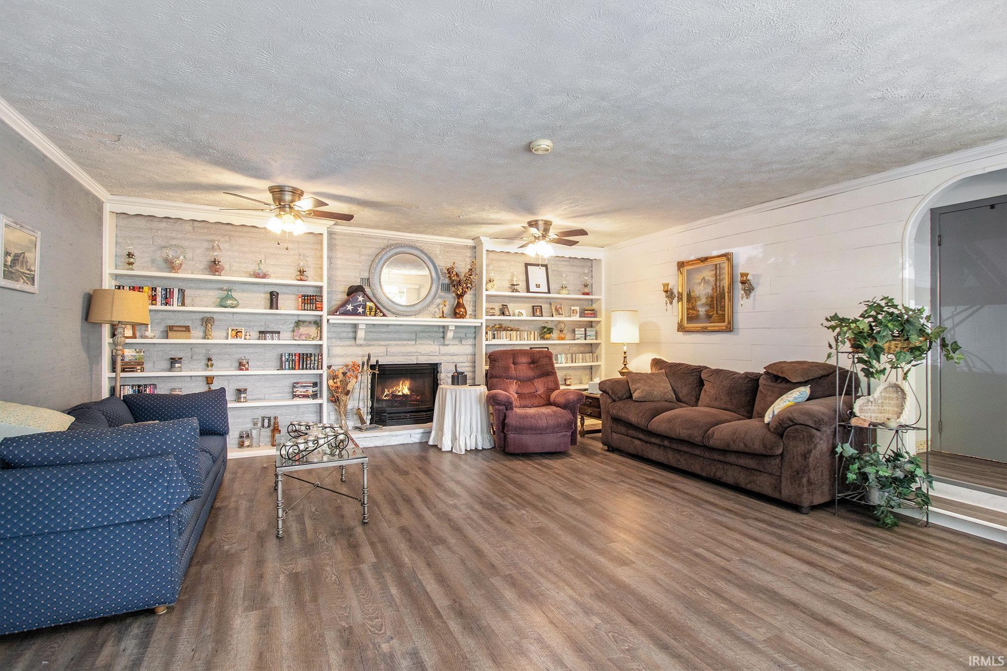 Elkhart, Indiana 46514, United States, 2 Bedrooms Bedrooms, ,1 BathroomBathrooms,Residential,Pending,204262