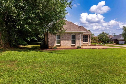 Tiny photo for 2530 Beaumont Drive, Evansville, IN 47725 (MLS # 202629140)