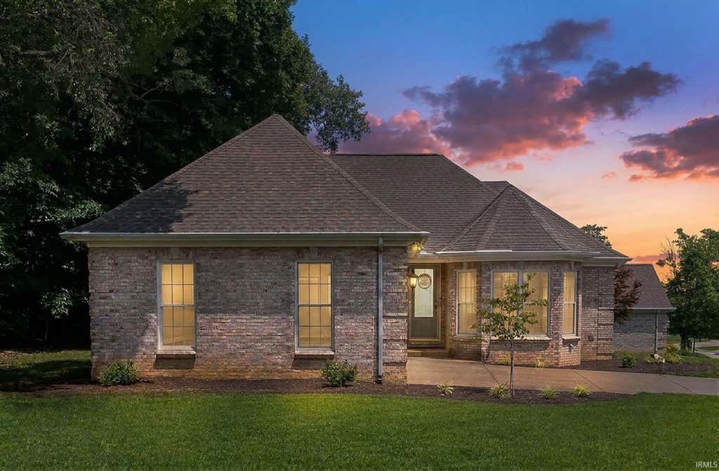 Photo of 2530 Beaumont Drive, Evansville, IN 47725 (MLS # 202629140)