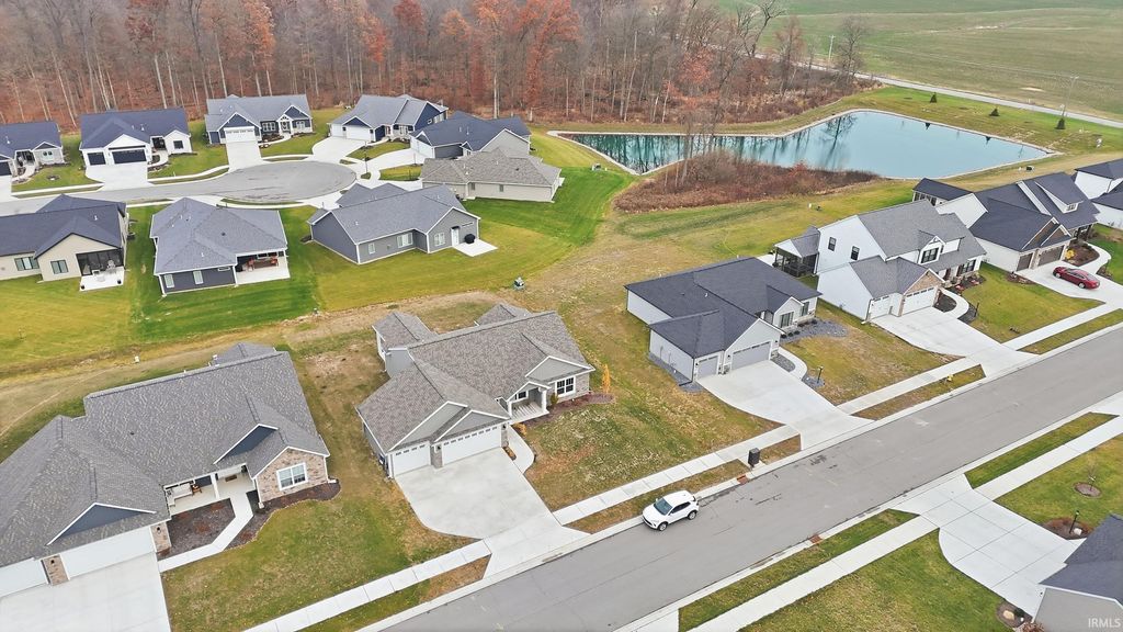 Photo of 860 Bingham Pass, Fort Wayne, IN 46845 (MLS # 202611672)