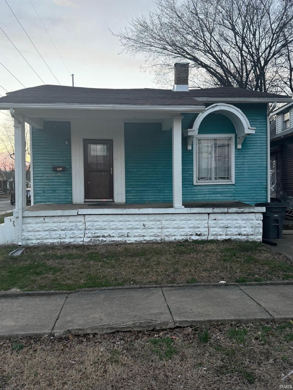 Photo of 1019 S Bedford Avenue, Evansville, IN 47714 (MLS # 202608560)