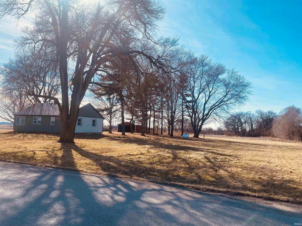 Photo of 6734 N 600 W Road, Rochester, IN 46975 (MLS # 202607409)