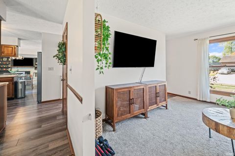 Tiny photo for 1956 Tanglewood Drive, Lafayette, IN 47905 (MLS # 202540556)