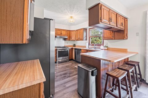 Tiny photo for 1956 Tanglewood Drive, Lafayette, IN 47905 (MLS # 202540556)