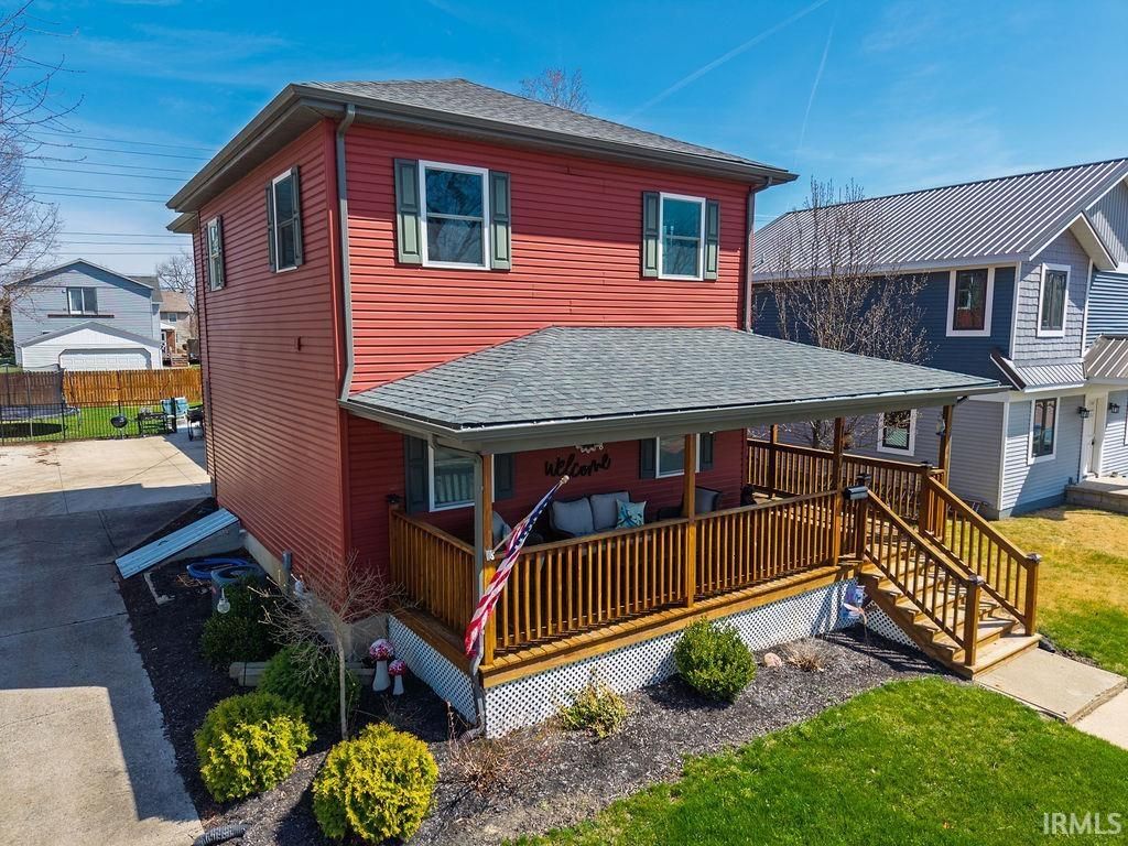 Photo of 1101 Oak Street, Huntington, IN 46750 (MLS # 202609803)