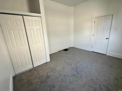 Tiny photo for 402 W Jefferson Avenue, Vincennes, IN 47591 (MLS # 202608493)