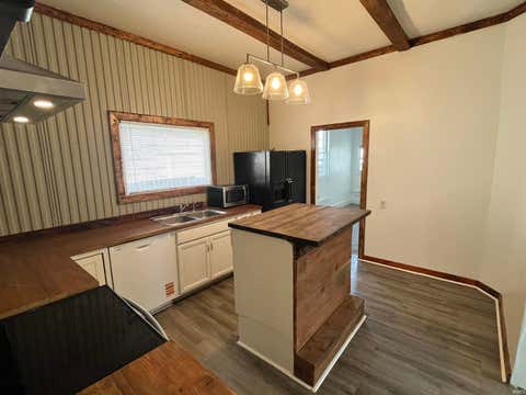 Tiny photo for 402 W Jefferson Avenue, Vincennes, IN 47591 (MLS # 202608493)