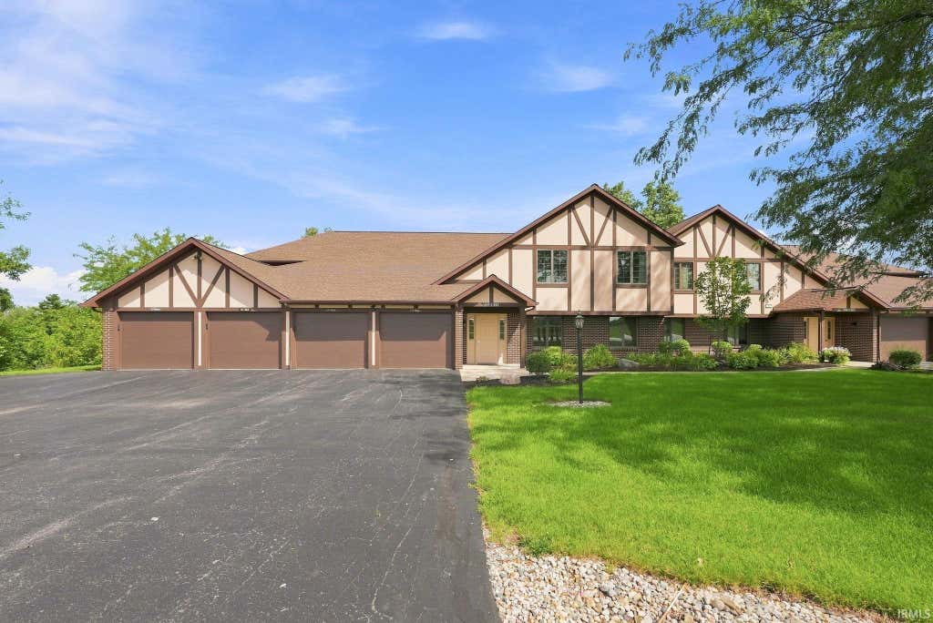 Photo of 231 W Madison Street #4, Bluffton, IN 46714 (MLS # 202634633)