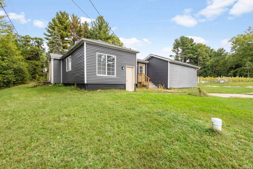 Photo of 3202 N 300 East, Rolling Prairie, IN 46371 (MLS # 202539498)