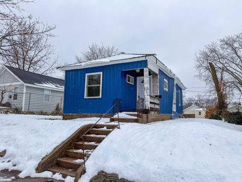 Photo of 1206 Fremont Street, South Bend, IN 46628 (MLS # 202548758)