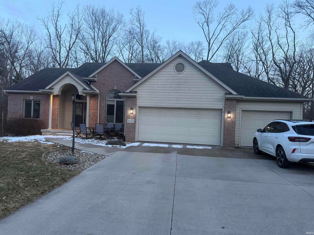 Photo of 6527 Chase Creek Run, Fort Wayne, IN 46804 (MLS # 202606292)