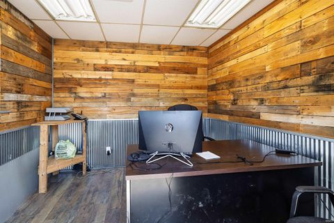 Tiny photo for 1518 S DIXON Road, Kokomo, IN 46902 (MLS # 202511815)