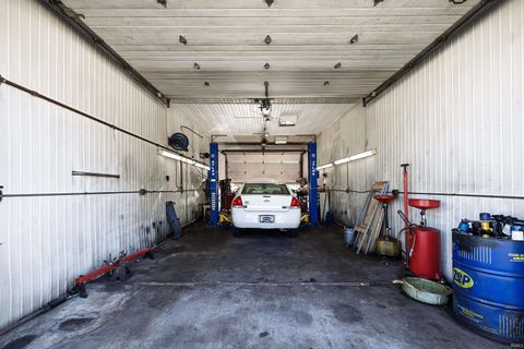 Tiny photo for 1518 S DIXON Road, Kokomo, IN 46902 (MLS # 202511815)