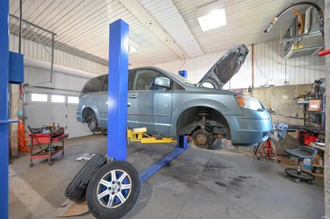 Tiny photo for 1518 S DIXON Road, Kokomo, IN 46902 (MLS # 202511815)