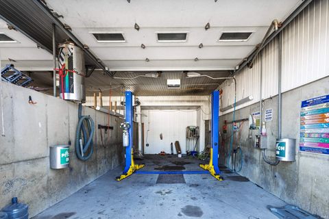 Tiny photo for 1518 S DIXON Road, Kokomo, IN 46902 (MLS # 202511815)