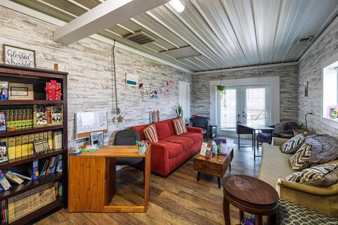 Tiny photo for 1518 S DIXON Road, Kokomo, IN 46902 (MLS # 202511815)