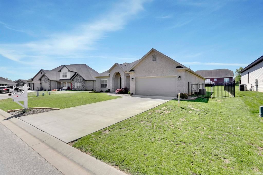Photo of 7815 Mesa Court, Evansville, IN 47715 (MLS # 202616507)