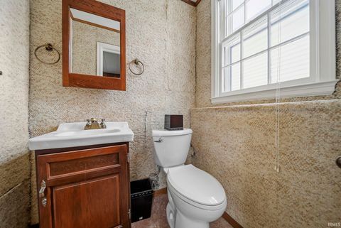 Tiny photo for 207 E Boulevard Blvd, Kokomo, IN 46902 (MLS # 202608930)